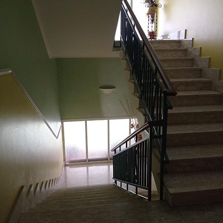 Montagne Rocciose Bed & Breakfast Frascineto Eksteriør bilde