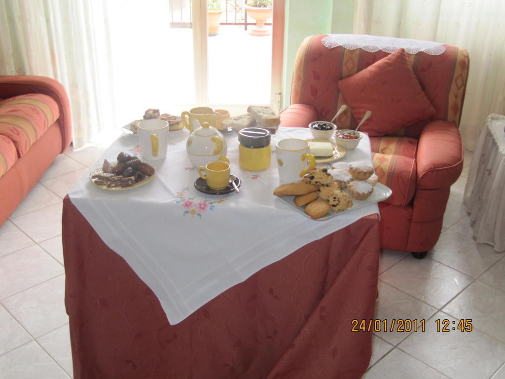 Montagne Rocciose Bed & Breakfast Frascineto Eksteriør bilde