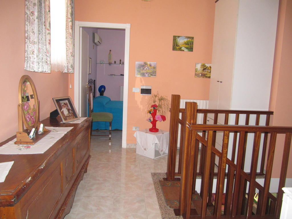 Montagne Rocciose Bed & Breakfast Frascineto Eksteriør bilde