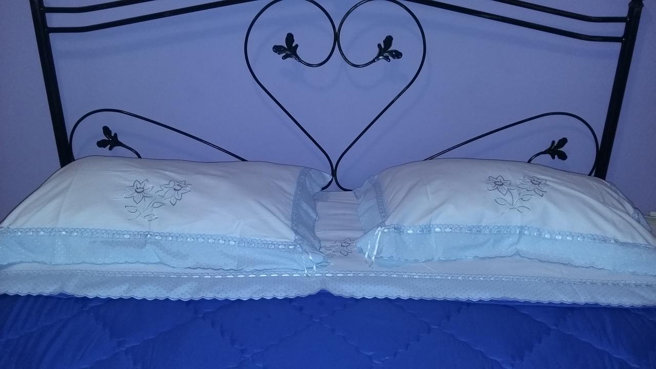 Montagne Rocciose Bed & Breakfast Frascineto Eksteriør bilde