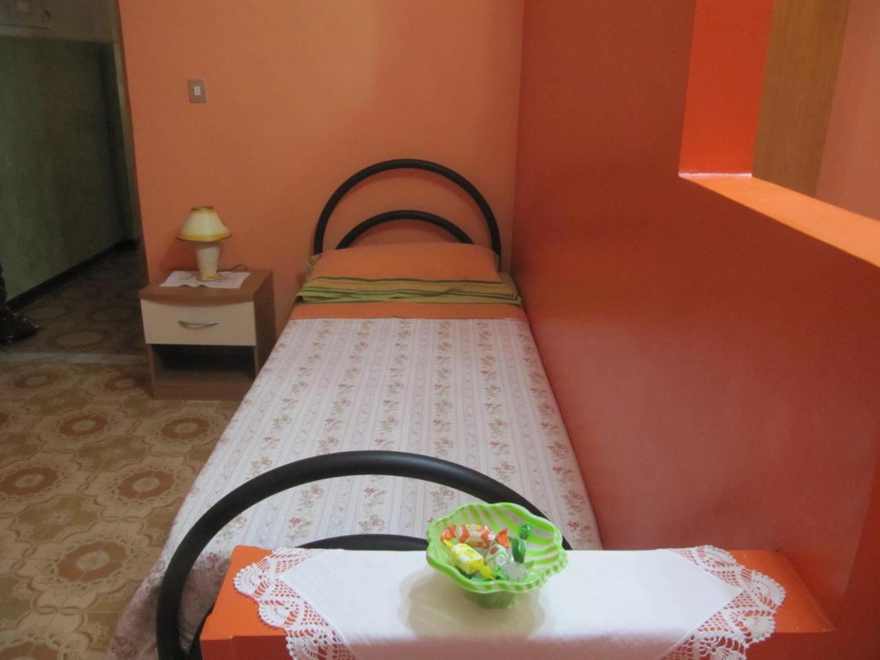 Montagne Rocciose Bed & Breakfast Frascineto Eksteriør bilde
